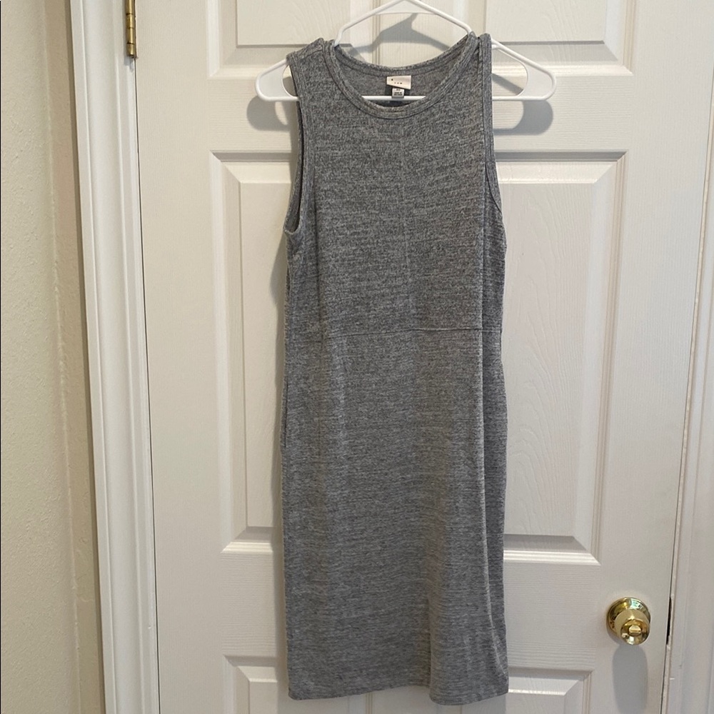 A New Day Gray Sleeveless Crew Neck Sheath Dress